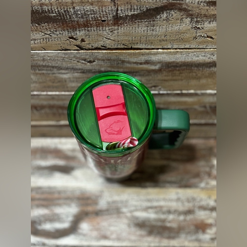 🎄2024 40 oz Bucee’s Christmas Tumbler🎄 - Picture 2 of 13